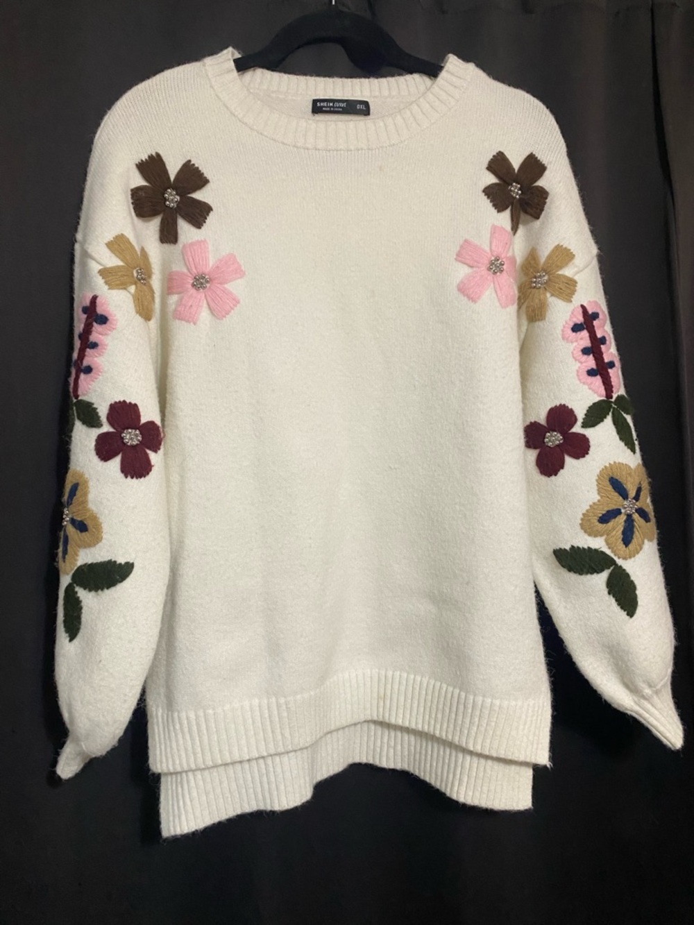 SHEIN Cream Crewneck Sweater with Multicolor Floral Appliqués